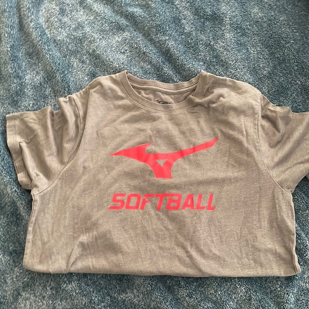 Mizuno Softball shirt